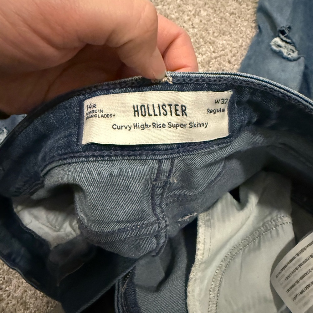 Hollister Blue Denim Curvy High-Rise Jeans